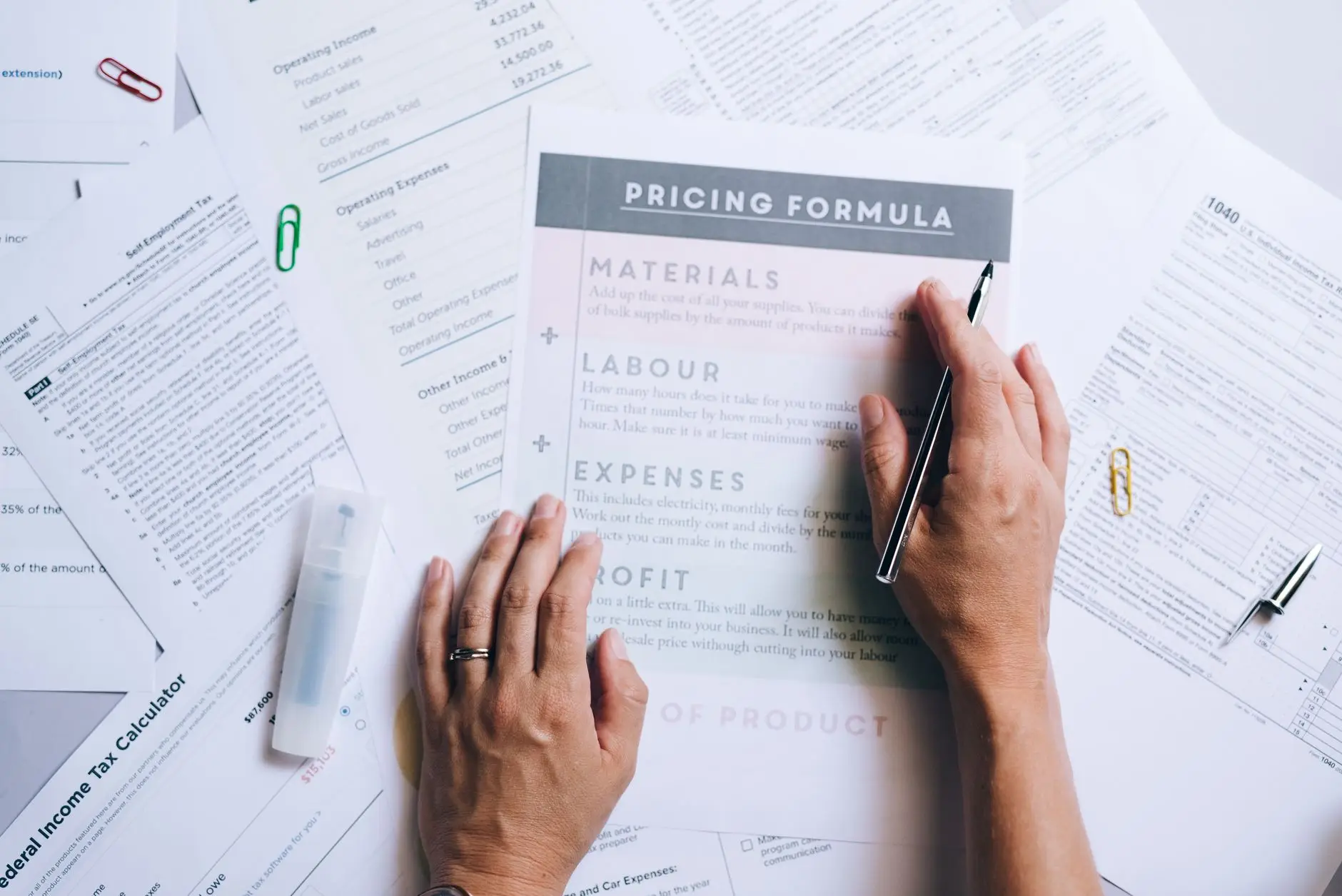 商业照明中射灯与筒灯的区别及商场空间选型技术要点解析